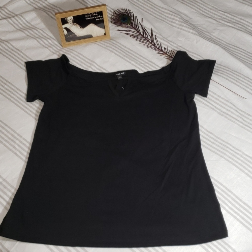 Foxy Off the Shoulder Top, size 2, NWT